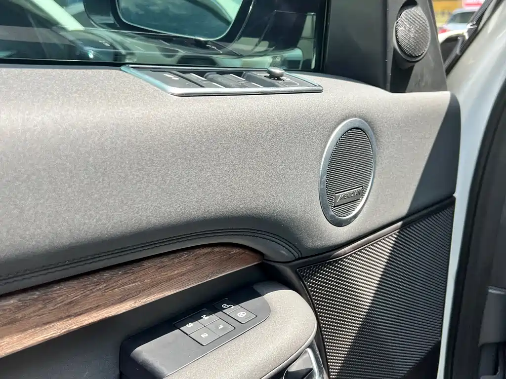 Land Rover Discovery — миниатюра 13