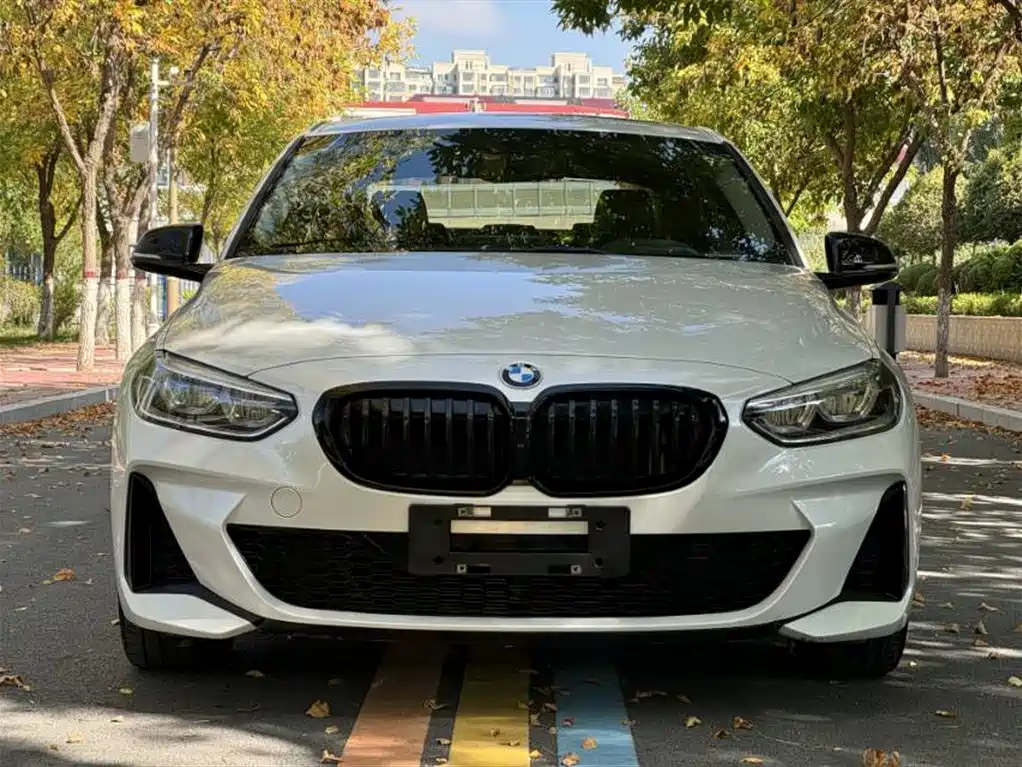 BMW 1 SERIES