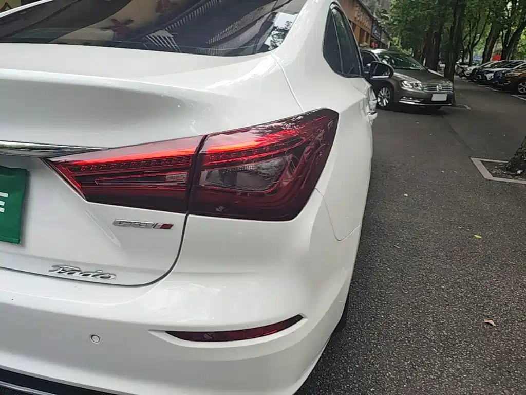 Changan Eado — миниатюра 8