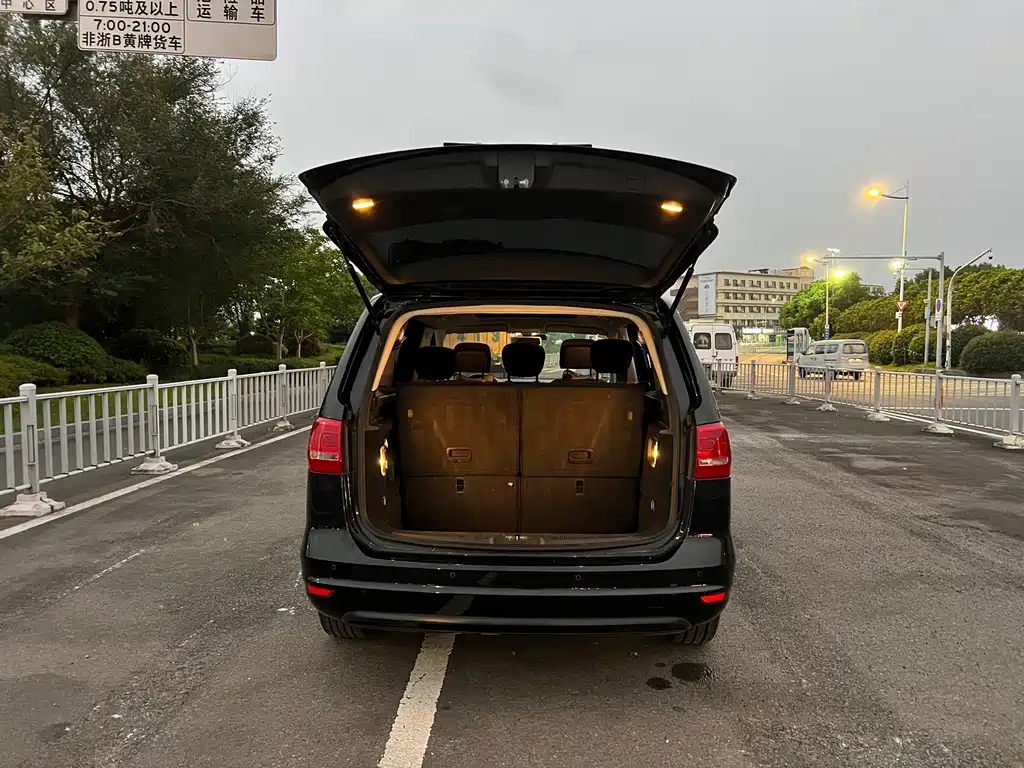 Volkswagen Sharan — миниатюра 11