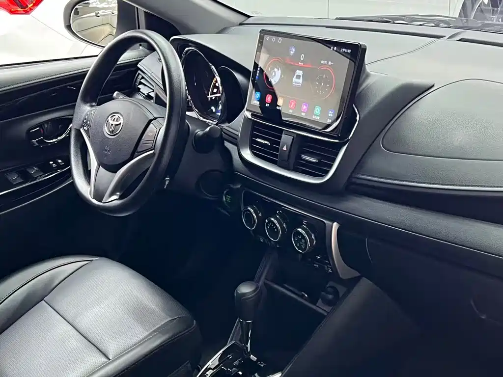 Toyota Yaris L — миниатюра 18