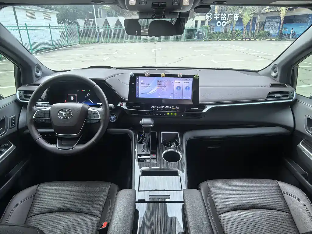 Toyota Sienna — миниатюра 10