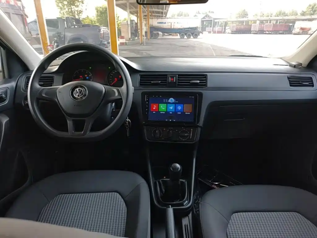 Volkswagen Santana — миниатюра 10