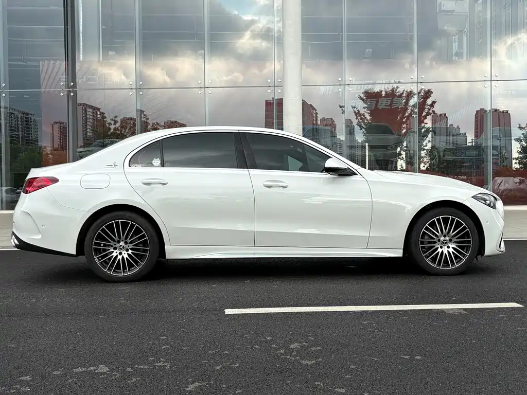 Mercedes-Benz C-Class — миниатюра 4