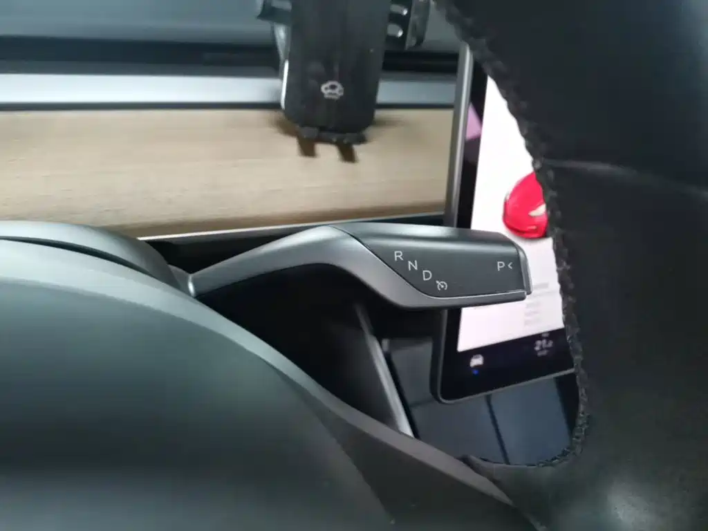 Tesla Model 3 — миниатюра 14