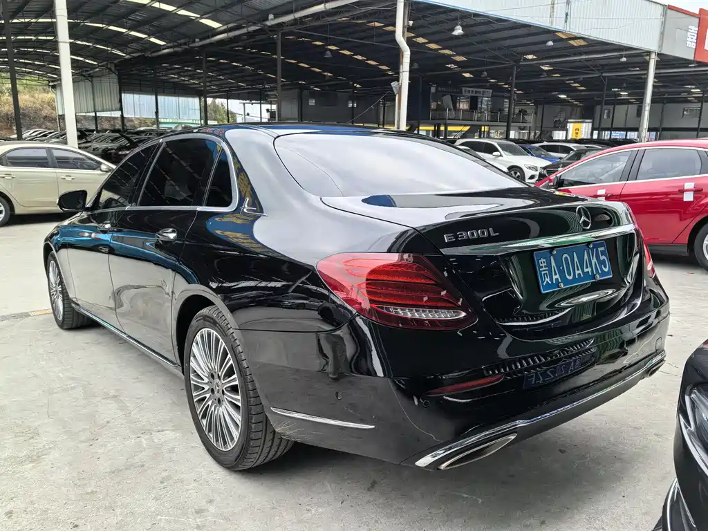 MERCEDES-BENZ E CLASS