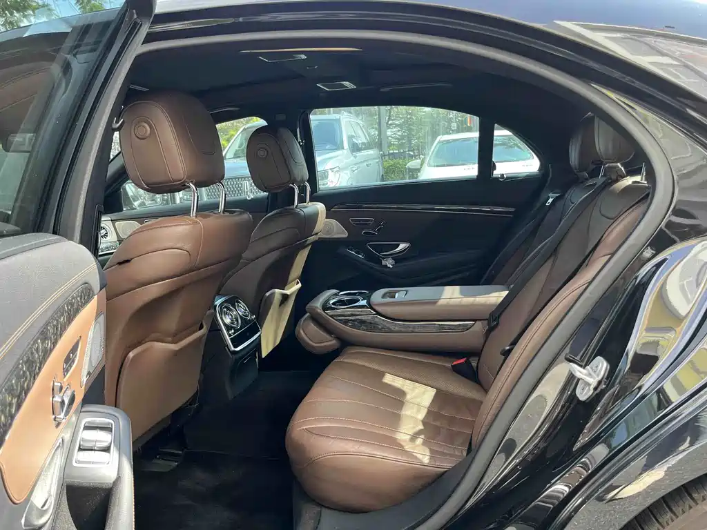 Mercedes-Benz S-Class — миниатюра 8