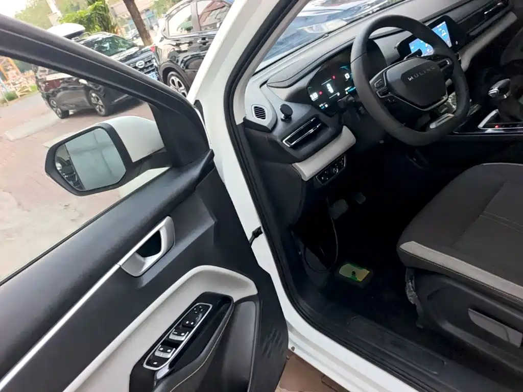 Wuling Victory — миниатюра 16