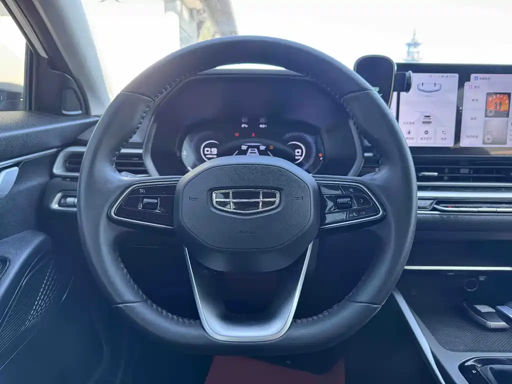 Geely Emgrand — миниатюра 15