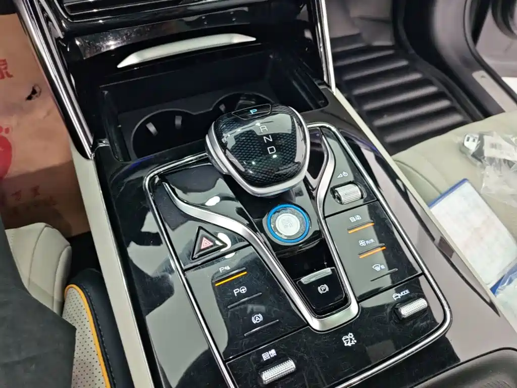 BYD Tang New Energy — миниатюра 14