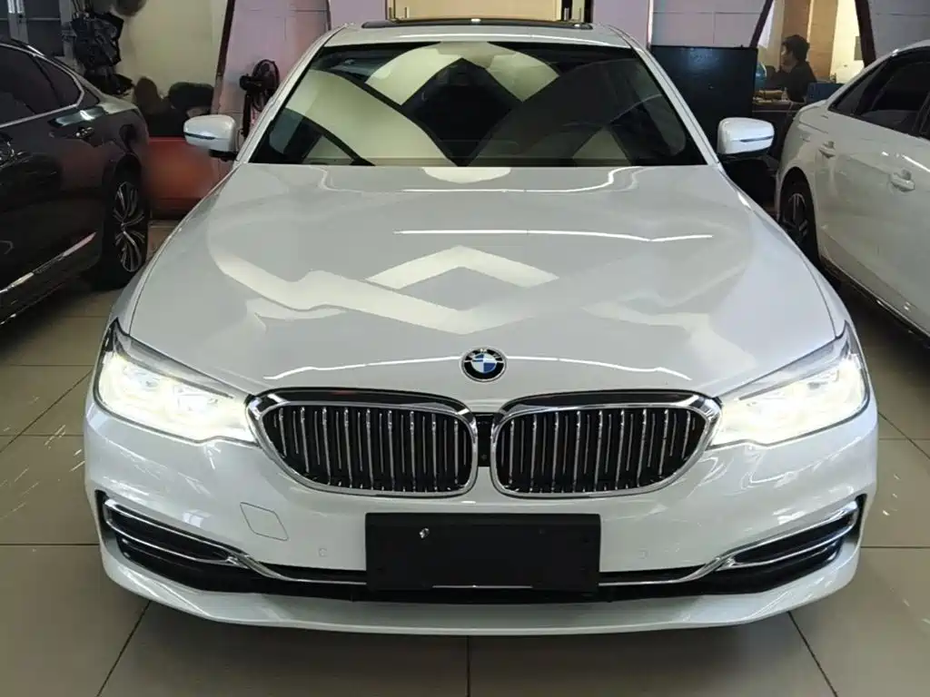 BMW 5 Series — миниатюра 3