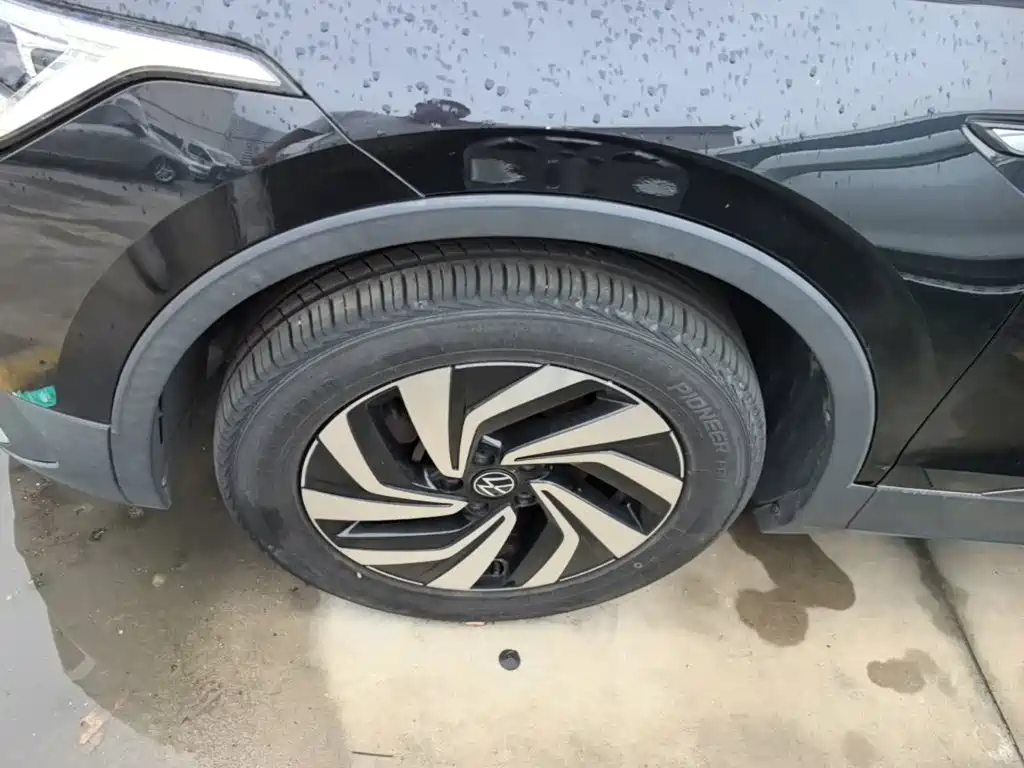 Volkswagen Tiguan L — миниатюра 23