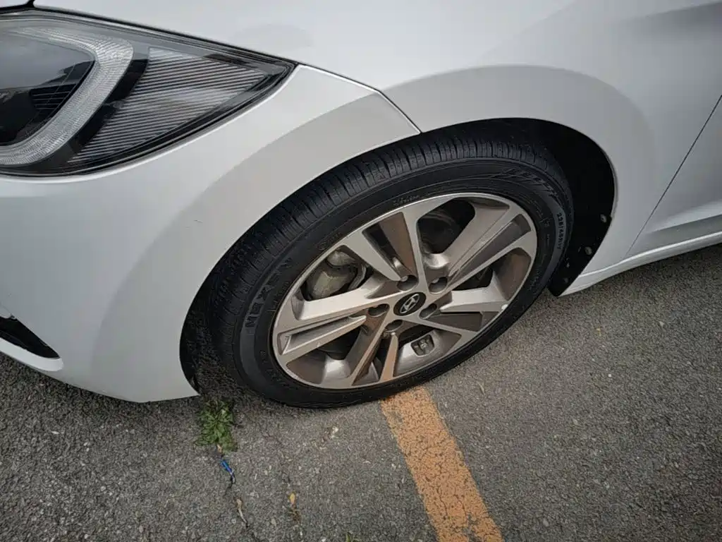 Hyundai Elantra — миниатюра 23