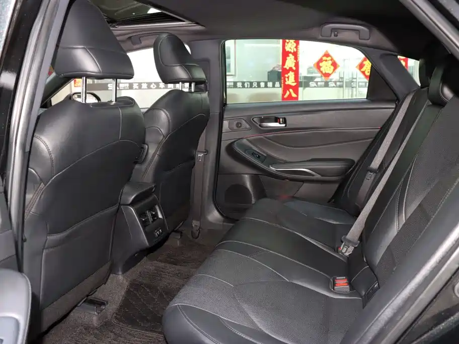 Toyota Avalon — миниатюра 10