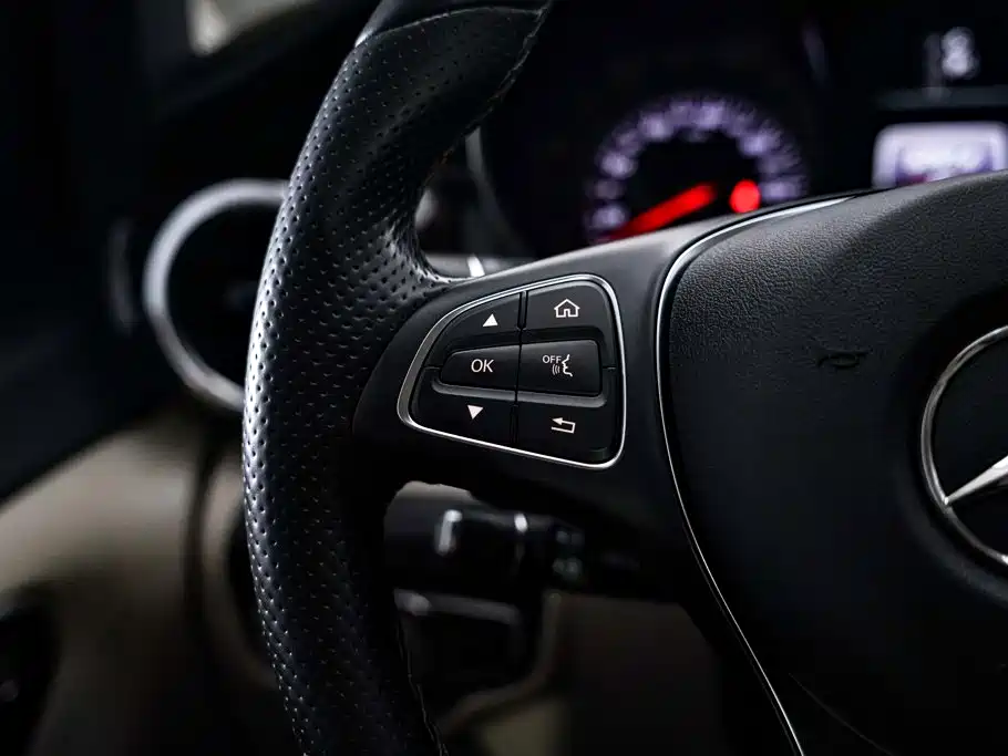 Mercedes-Benz V-Class — миниатюра 28