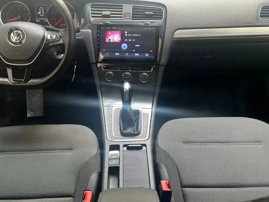 Volkswagen Golf — миниатюра 12