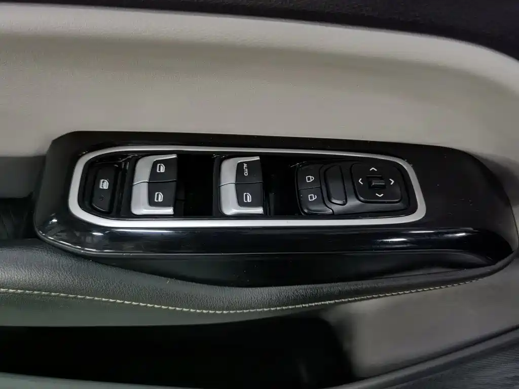 Wuling Victory — миниатюра 9