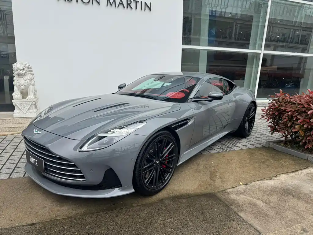 Купить Aston Martin DB12