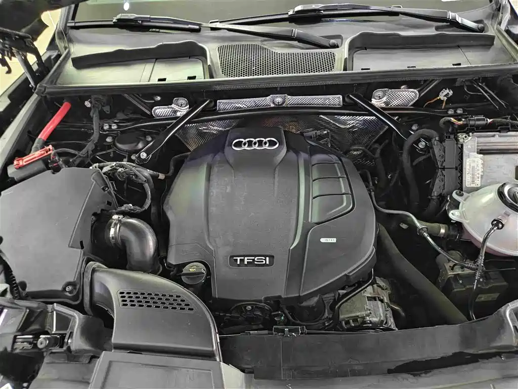 Audi Q5L Sportback — миниатюра 12