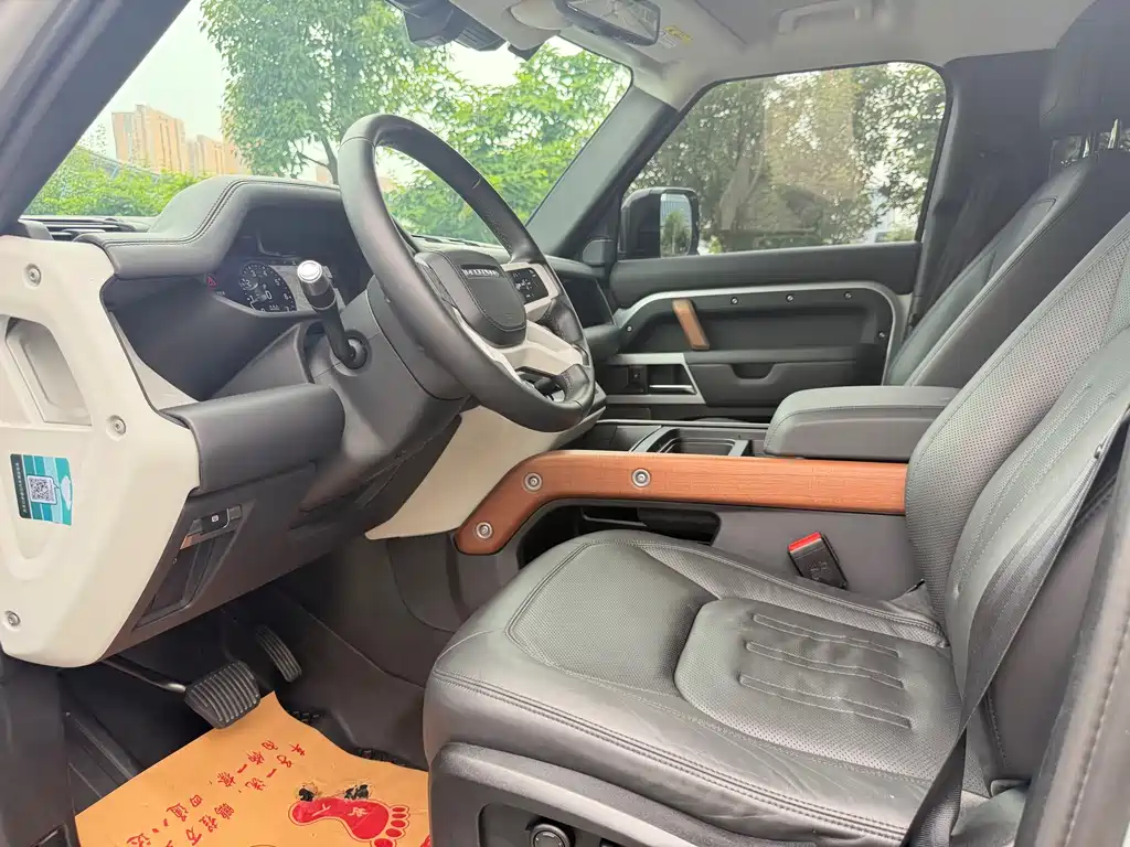 Land Rover Defender — миниатюра 13