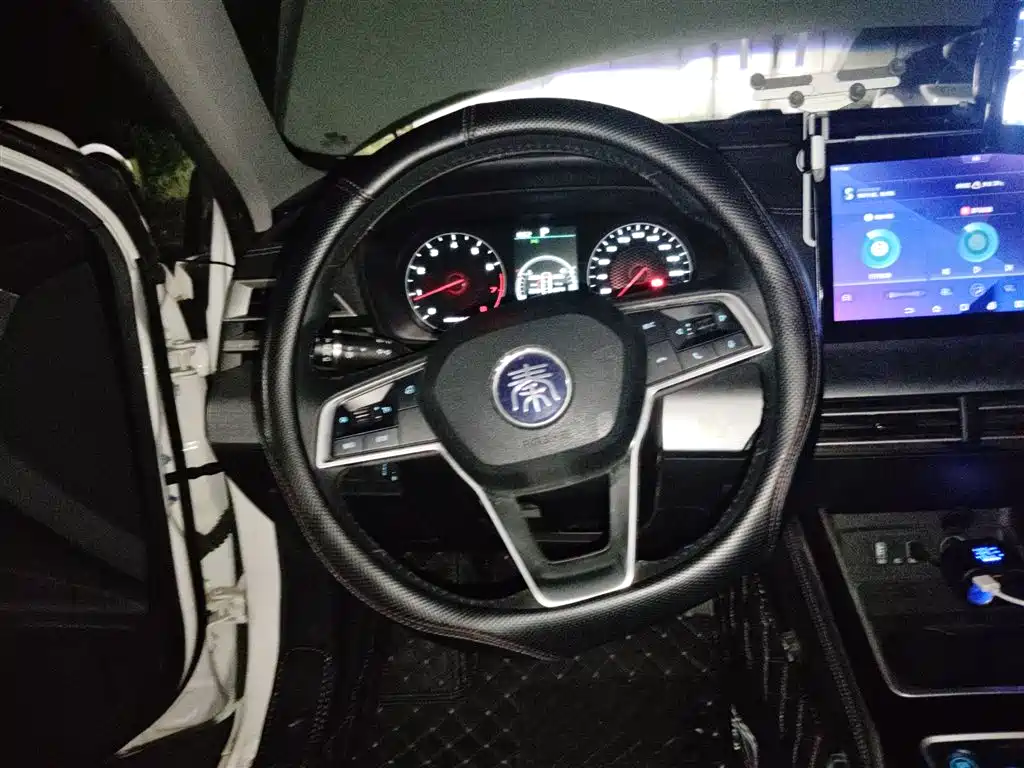 BYD QIN