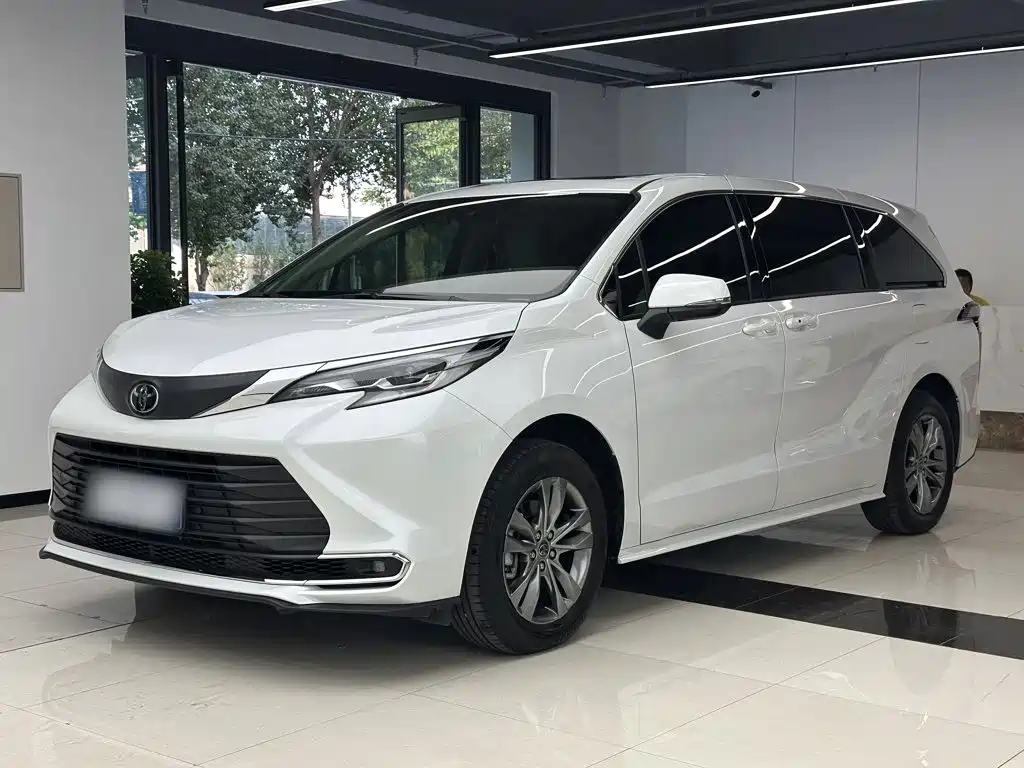 Toyota Sienna — миниатюра 3