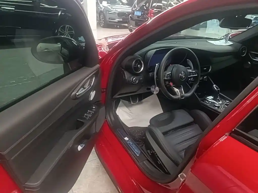 Alfa Romeo Giulia — миниатюра 16