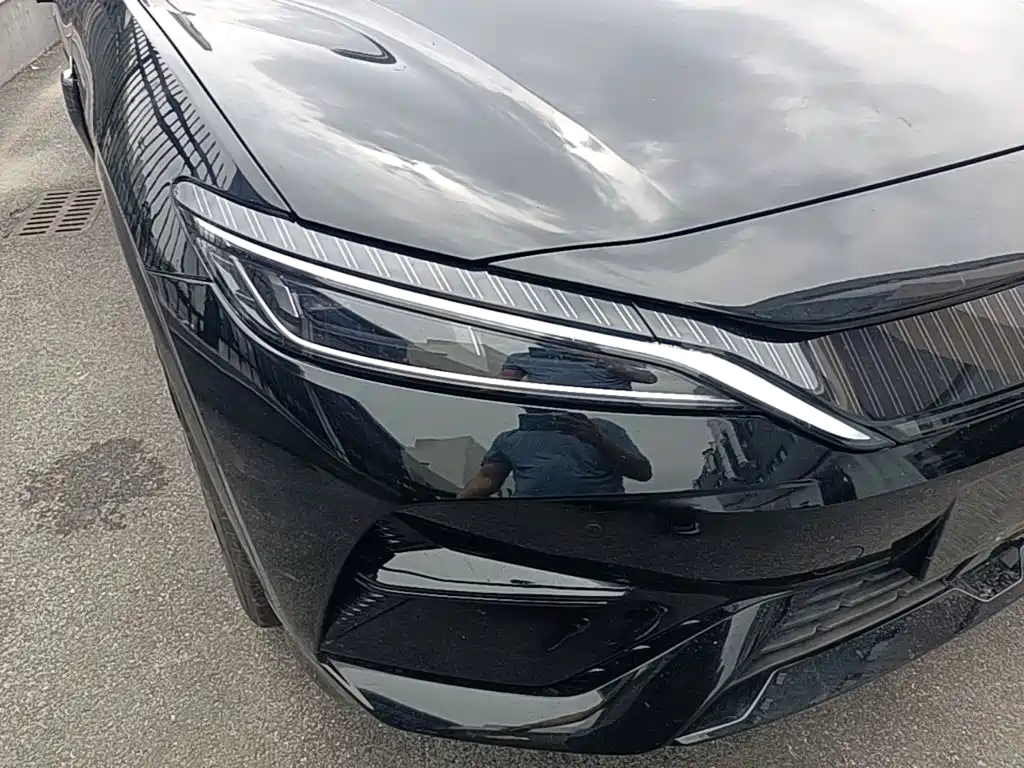 BYD L EV — миниатюра 11