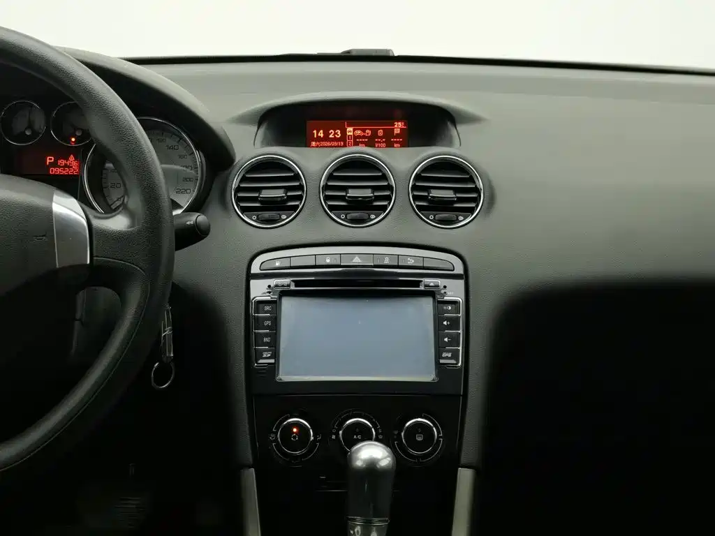 Peugeot 408 — миниатюра 12