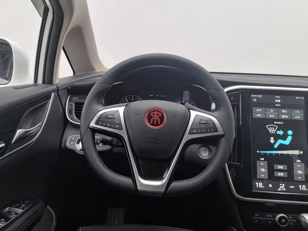 BYD MAX — миниатюра 11