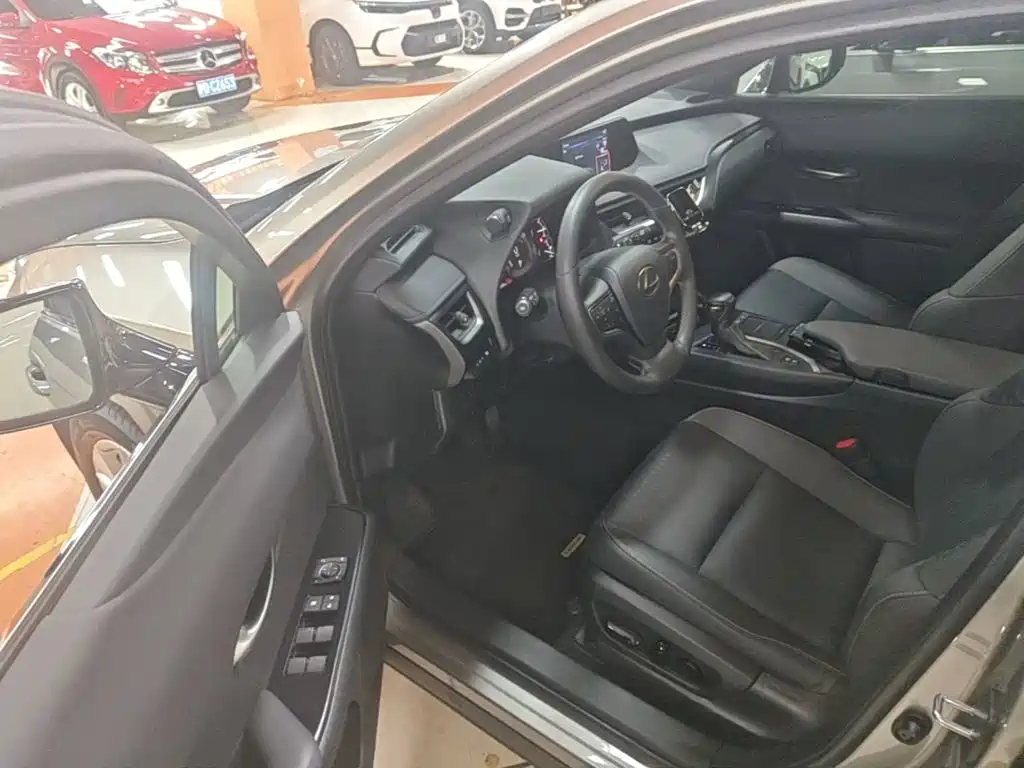 Lexus UX — миниатюра 16