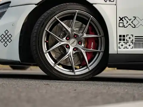 Audi R8 — миниатюра 7
