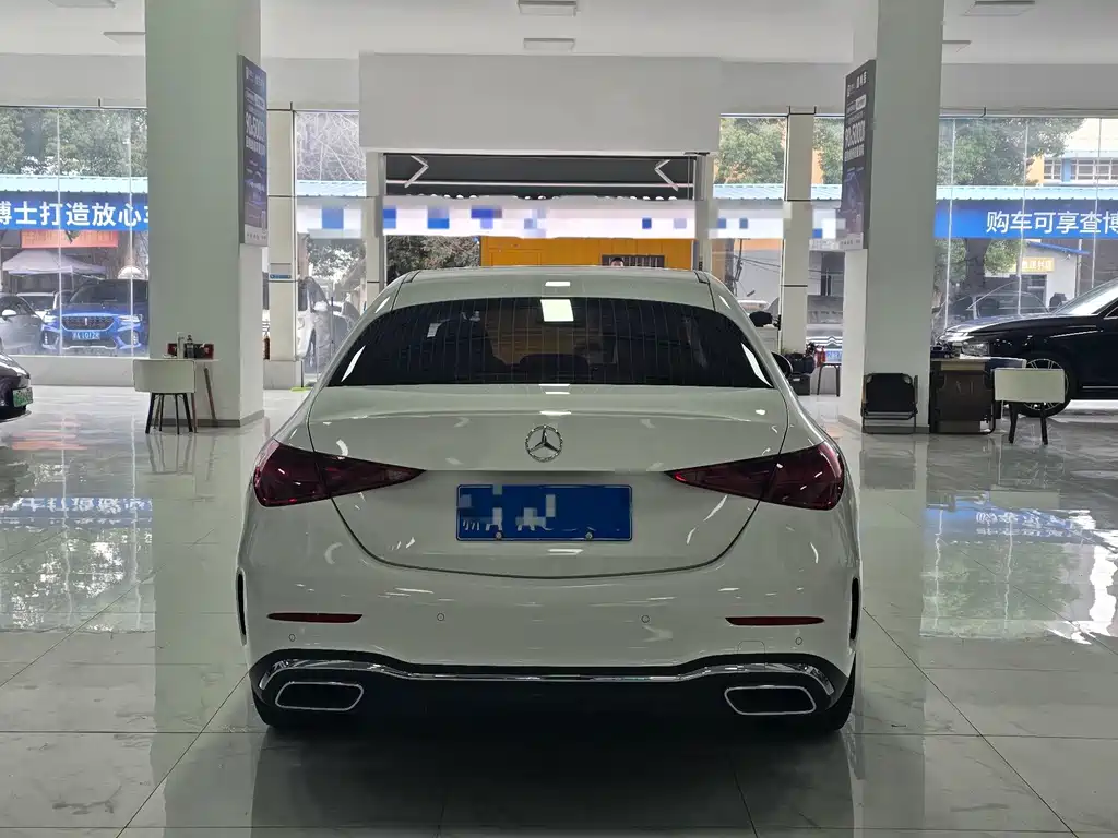 Mercedes-Benz C-Class — миниатюра 12
