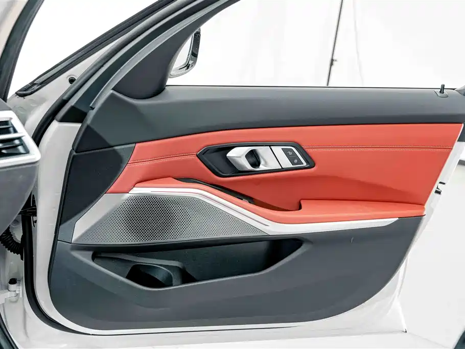 BMW 3 Series — миниатюра 13