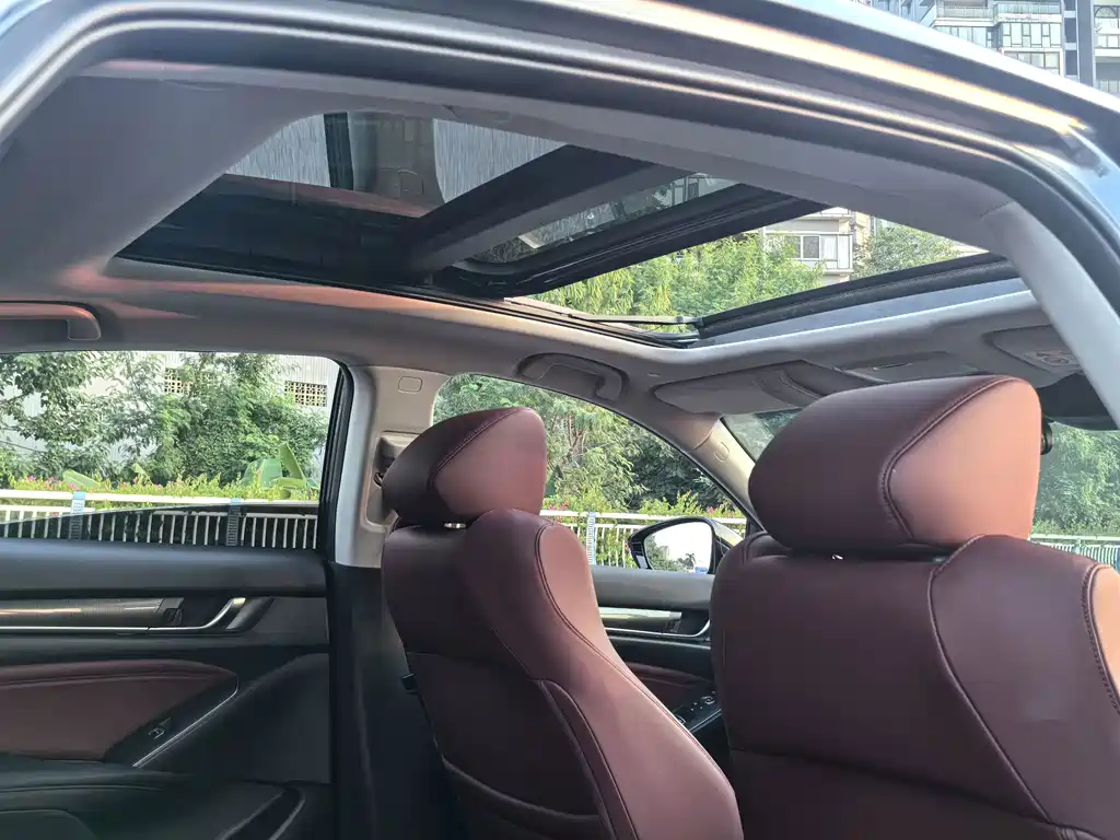 Honda Accord — миниатюра 17