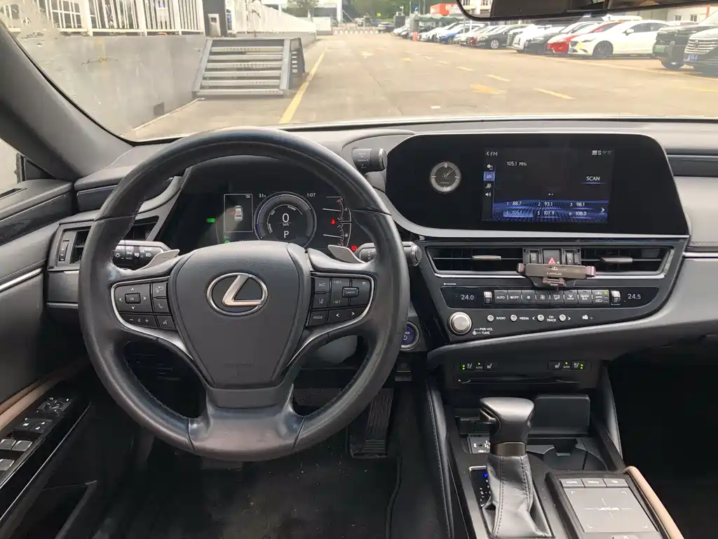 Lexus ES — миниатюра 14