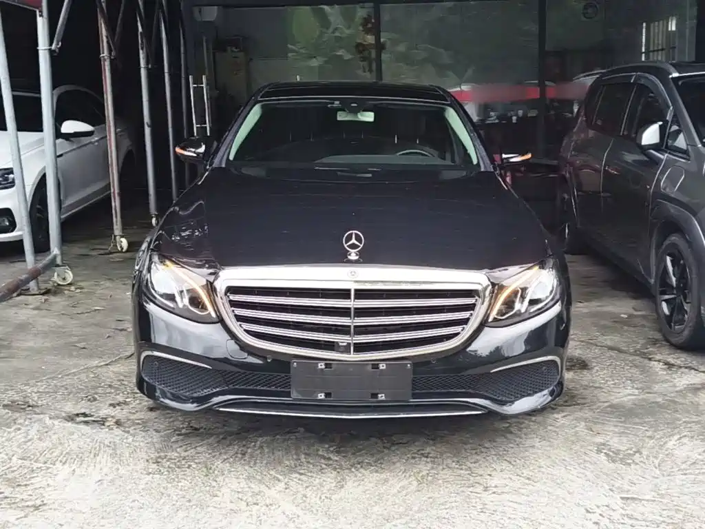 Mercedes-Benz E-Class — миниатюра 3