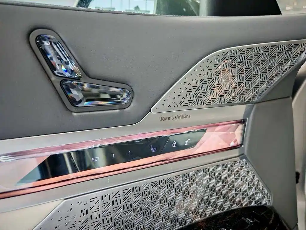 BMW i7 — миниатюра 16