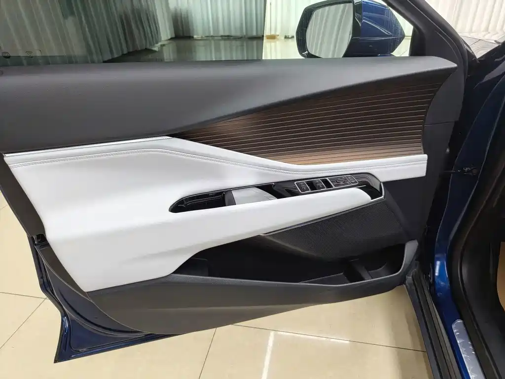 Cadillac GT4 — миниатюра 17