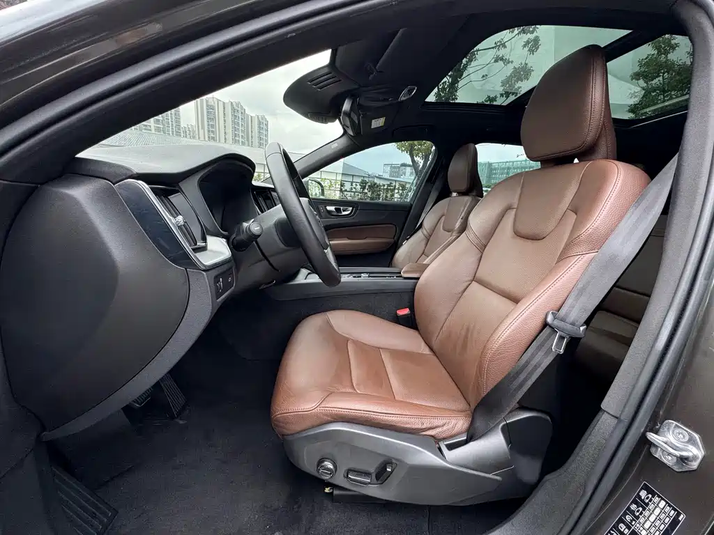 Volvo XC60 — миниатюра 5