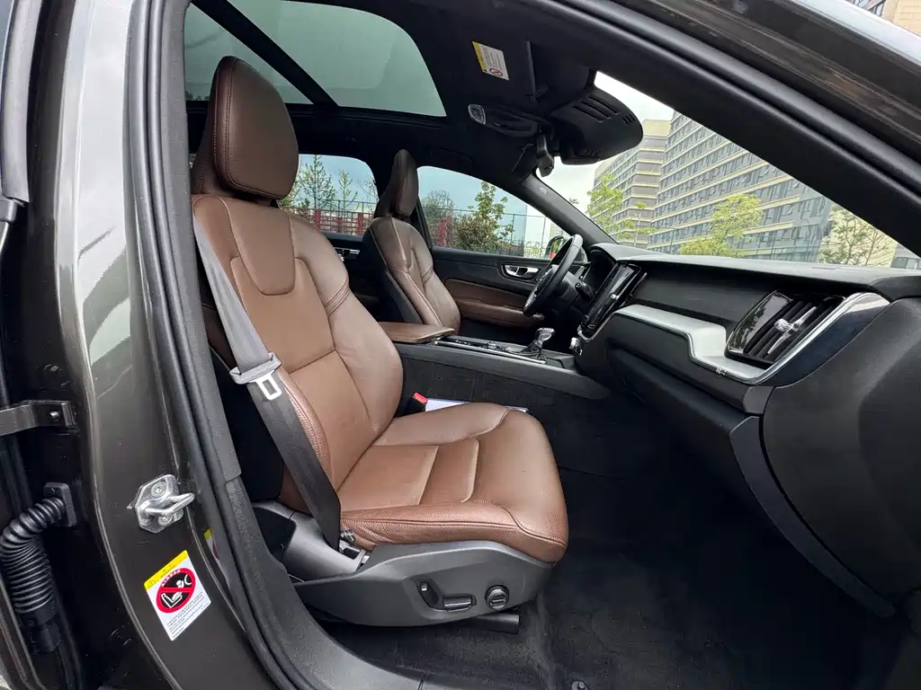 Volvo XC60 — миниатюра 11