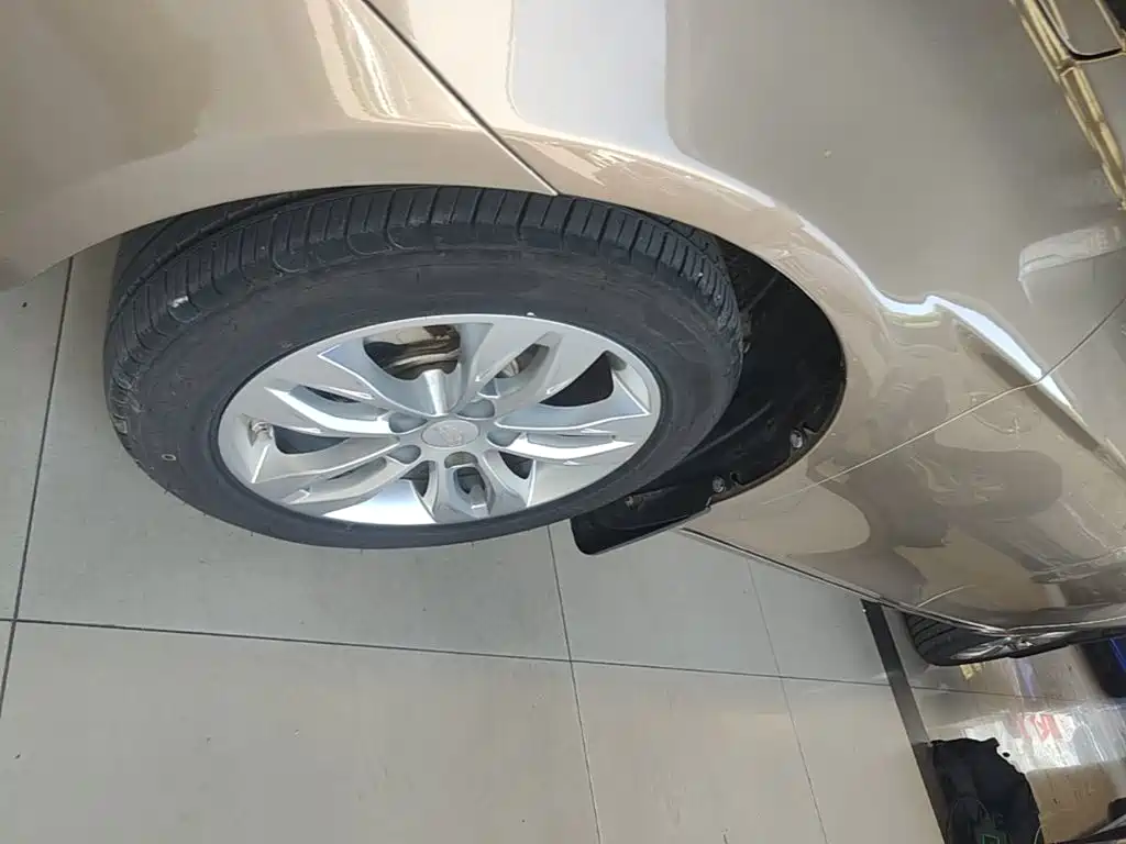 Geely Emgrand — миниатюра 23