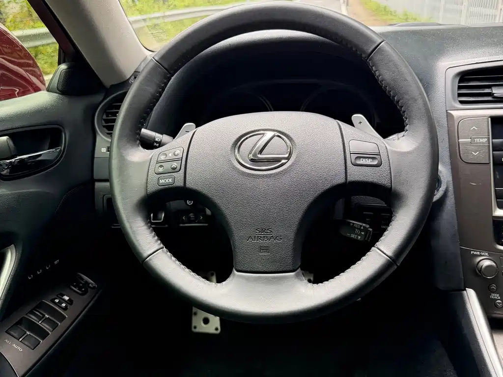 Lexus IS — миниатюра 10