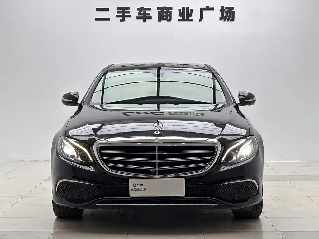 Mercedes-Benz E-Class — миниатюра 2