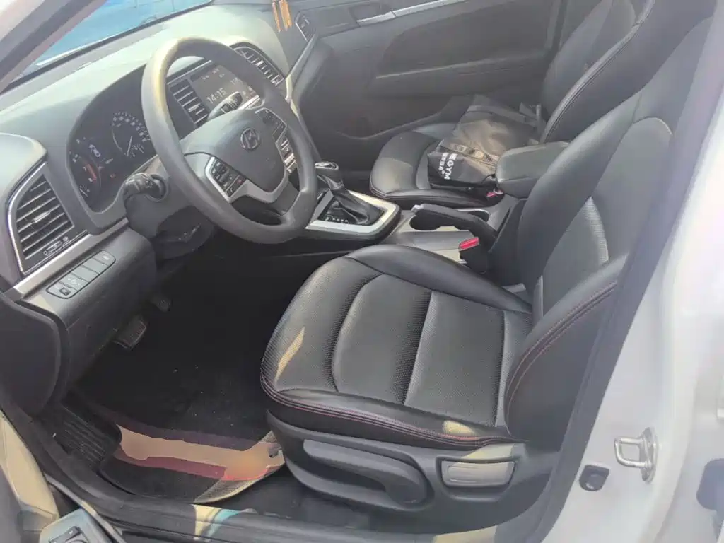 Hyundai Elantra — миниатюра 15