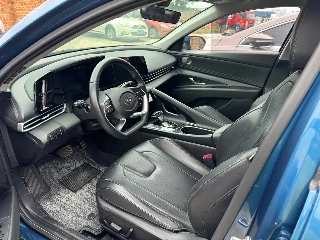 Hyundai Elantra — миниатюра 5