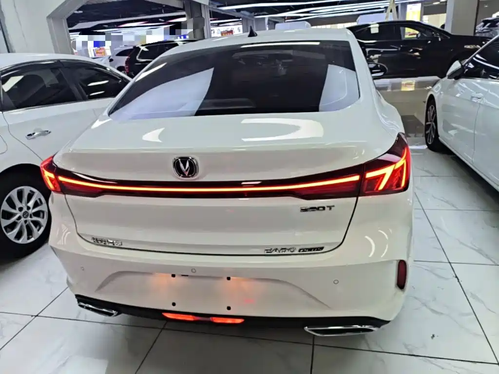 Changan Eado — миниатюра 6