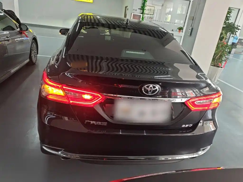 Toyota Camry — миниатюра 6
