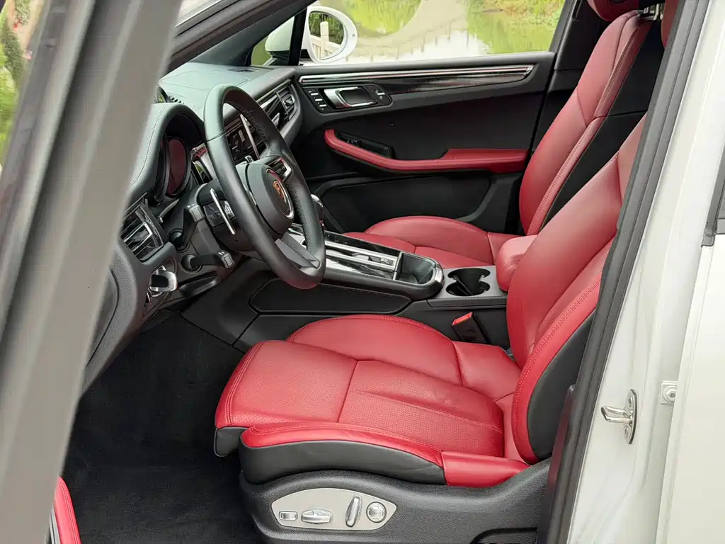 Porsche Macan — миниатюра 11