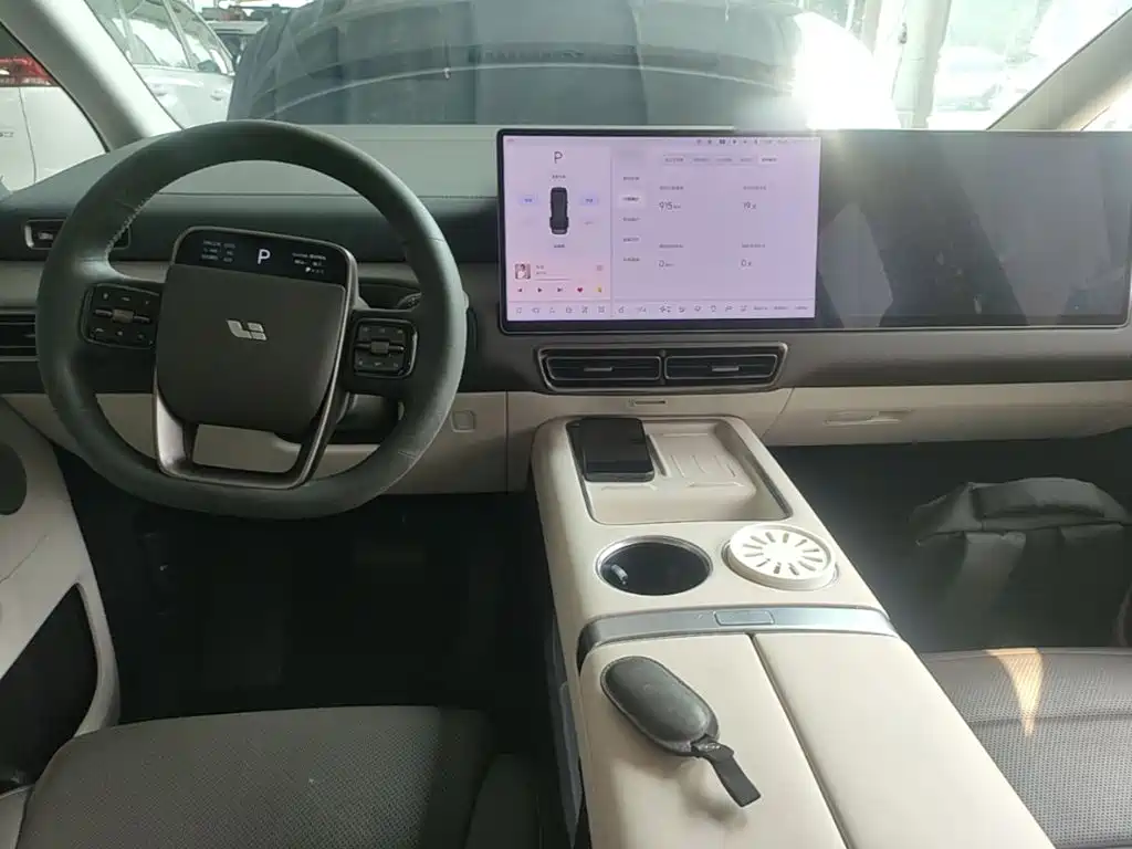 Li Auto Li MEGA — миниатюра 10
